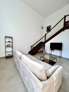 Duplex 2 bedrooms 2 bathrooms with pool near airport - 0