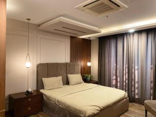 Luxurious 1 Bedroom apartment in Goldcrest Mall - 7