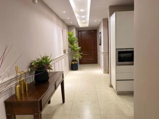 Luxurious 1 Bedroom apartment in Goldcrest Mall - 1
