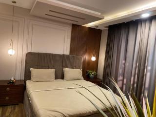 Goldcrest Mall & Residency - Luxurious 1 Bedroom apartment in DHA - 1