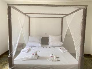 Private Villa With Pool - 5 BR close to the Beach - 2