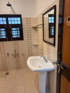 Kashmir Holiday Lodge - 6