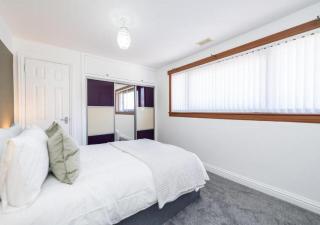 Charming 2-Bedroom House in Boddam by CMC Stays - 6