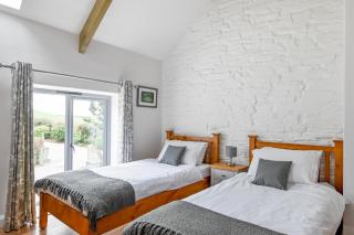 Hockings Green and Pascoe Pippins at Trethawle Barns - 4