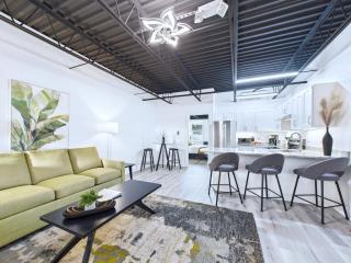 Sleek Coastal Loft Close to Port & Beach -Unit 205 - 9