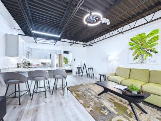 Chic Loft Retreat Near Port Canaveral -Unit 202 - 9