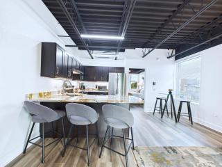 Stay, Park & Cruise! Modern Loft by Port -Unit 200 - 8