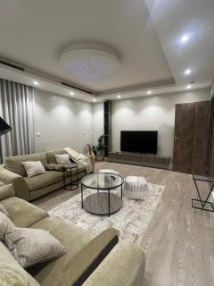 Luxury apartment in a prime location in Al-Rawda neighborhood with self check-in - 0