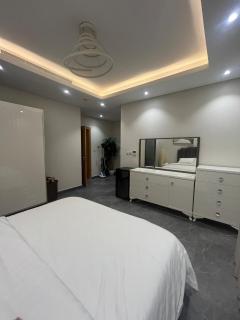 Luxury apartment in a prime location in Al-Rawda neighborhood with self check-in - 1