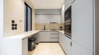 Luxury two bedroom Apartment Al Rawdha - 3