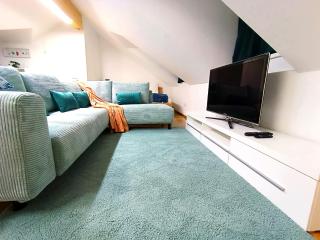 Comfy Studio Penthouse - 4