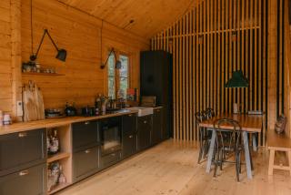 Family-Friendly Log Cabin Near Tisvildeleje Beach - 6