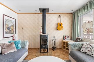 Lakeside Home with a VIEW and own jetty, 4 bedrooms - 2