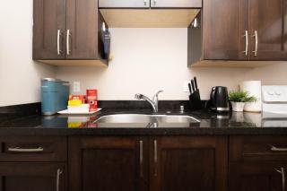 Cozy 3 BR Suite Ideal for Families and Groups - 1