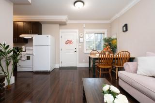 Cozy 3 BR Suite Ideal for Families and Groups - 8