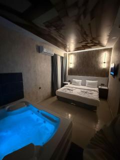 Royal Fsm Suites - 8