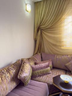 Central Deluxe Apartment - 3