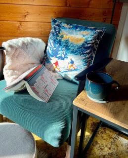 Cosy Mountain Ski Escape Newly Renovated - 6