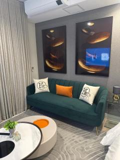 4413 At Ellipse Waterfall - 7