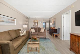 Newly Renovated 2-Bedroom Ocean Front English Towers Condo with Indoor Pool! - 4