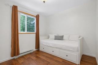 Wasaga Beach Family Oasis and Ski Escape - 3