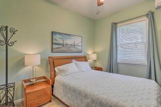 Spacious Lakefront House With a Private Dock - 7