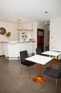 PLATINIUM House ex Royal House - 5