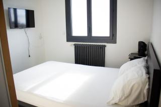 Charmant studio 2 pièces entièrement équipé, - 2