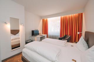 Hotel Zum Goldenen Ochsen - 1