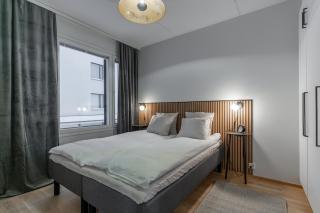 Scandi Forest Flat Across from the Train Station - 9