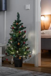 Scandi Forest Flat Across from the Train Station - 8