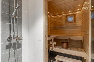 Scandi Forest Flat Across from the Train Station - 3