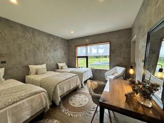 Comoda casa moderna con piscina y bosque - 1