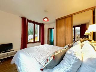 La Bourboule: T3 Confort, Parking, WiFi - FR-1-608-14 - 2