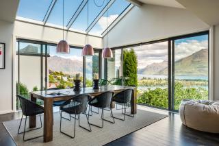 Limerick- Fire Place- Lake Views- BBQ- AC - 1