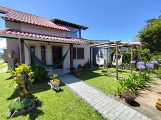 SOBRADO COM PISCINA - 0