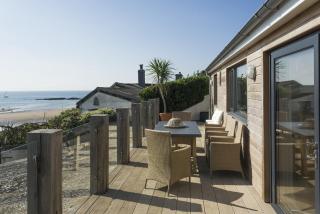 Seafront Beach House with Panoramic Views - 4