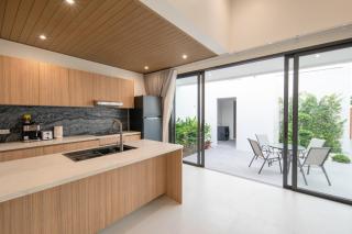 Phuket Tropical Pool Villa - 6