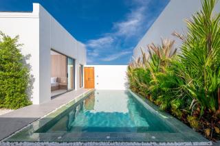 Phuket Tropical Pool Villa - 8