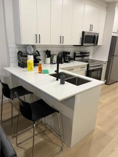 cozy basement suite with 1-bed, wi-fi & Neflix - 9