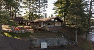 6 Bdrm 12 Guest LakeHouse on 1,000 ft Sandy Shore - 7