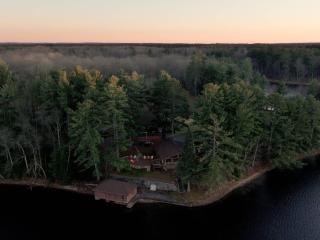 6 Bdrm 12 Guest LakeHouse on 1,000 ft Sandy Shore - 8