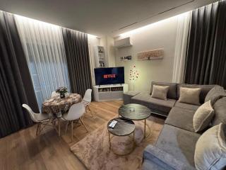 Central New Bazaar Essil Flat with Parking - 9