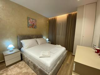 Central New Bazaar Essil Flat with Parking - 4