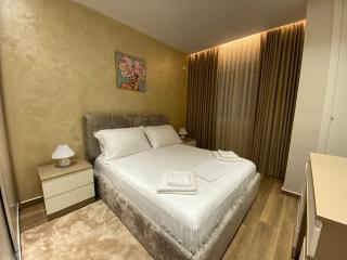 Central New Bazaar Essil Flat with Parking - 2