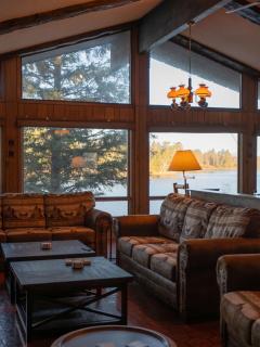 6 Bdrm 12 Guest LakeHouse on 1,000 ft Sandy Shore - 2