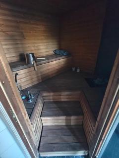 Arctic treehouse - 4