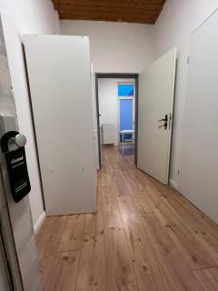 Praktisches Monteur Apartment in zentraler Lage funktional & Simpel - 4