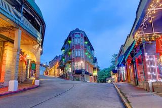 Downtown Eureka, 1 Queen bed, full kitchen, free parking - 1