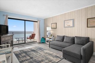 Cozy 2 Bedroom Oceanfront Condo at the Towers! - 8